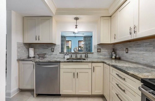Palm Beach Shores House | Townhouse in Palm Beach Shores