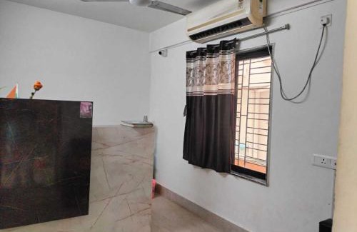 Madhyamgram Hotel | Townhouse Madhyamgram Chowmatha Bus Terminal Kolkata Formerly Star Guest House