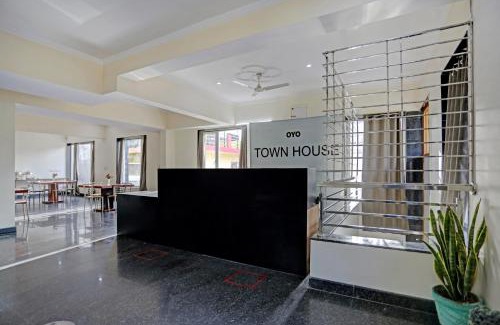 Sector 70 Hotel | Townhouse Merriment Near ISKCON Temple Noida