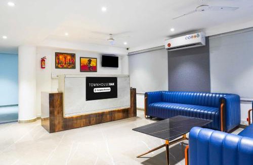 Ramdaspeth Hotel | Townhouse Oak Ramdaspeth KRIMS Hospital