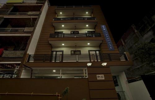 Sector 70 Hotel | Townhouse Rumaisa