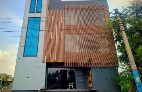 Meerut Hotel | Townhouse Subharti University Meerut Formerly Hotel Celebration