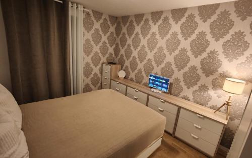 Colombes Villa | Townhouse with Garden