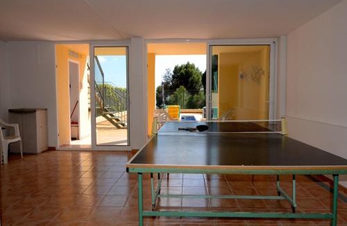 L'Estartit House | Townhouse with Waterfront Views near Beach