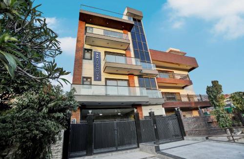 Sector 27 Hotel | Townhouse Xanthe