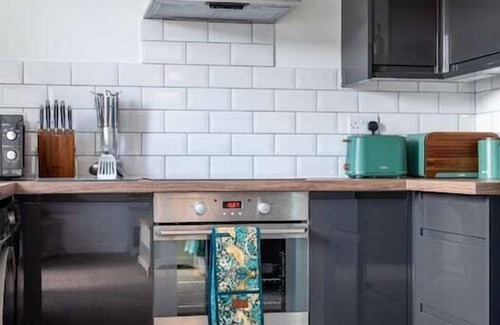 Swindon Apartment | Towpath Gardens Apartment