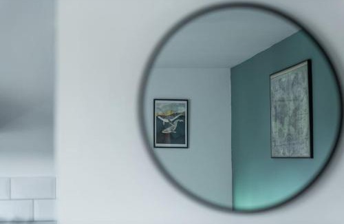 Swindon Apartment | Towpath Gardens Apartment (Free Parking and Central)