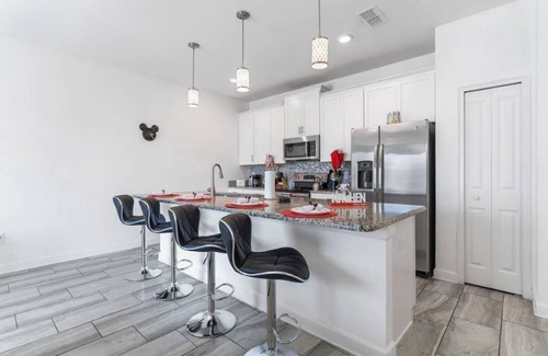 Kissimmee House | Toy Story & Harry Potter rooms! Only 9 min to Disney, 2 free waterparks, and BBQ