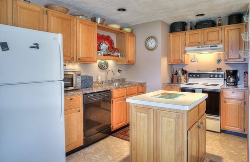 Rangeley Condo | TP Condo A - Great downtown condo within walking distance to downtown Rangeley