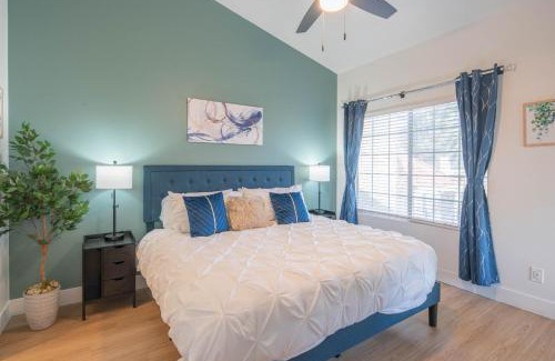 North Scottsdale Apartment | Tpc Dream-King Beds-Resort Pools-Hot Tubs-Parking -H2057