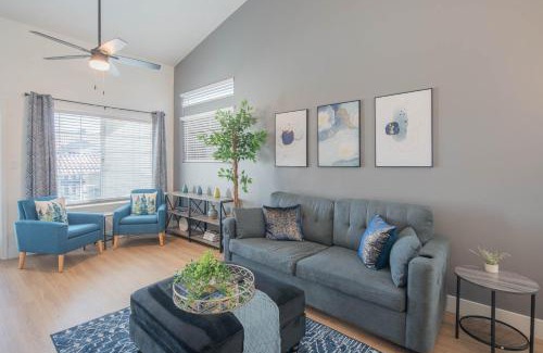North Scottsdale Apartment | Tpc Dream-King Beds-Resort Pools-Hot Tubs-Parking -H2057