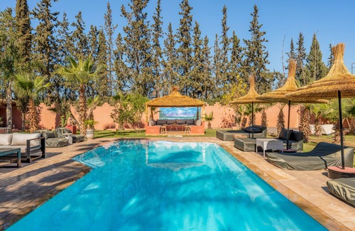 District of Sidi Youssef Ben Ali Villa | Très Belle Villa à 2km du Centre de Marrakech sur la rte d Ourika Avec 4 Suites
