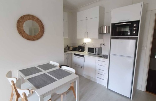 Juan-les-Pins Apartment | Très Grand Studio 41m2, Juan-les-pins, 200m des Plages, Tout à Proximité! Idéal!