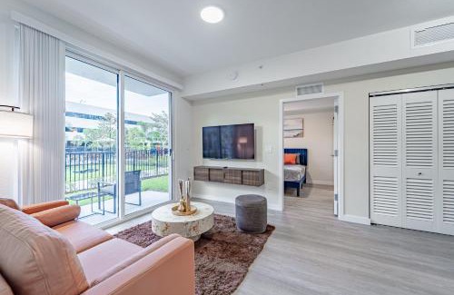 Golden Glades Apartment | TR Miami Luxury 2 Bedroom Apartment