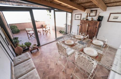 Cuglieri Apartment | Tra mari e TraMonti - Casa per 6 con terrazza panoramica