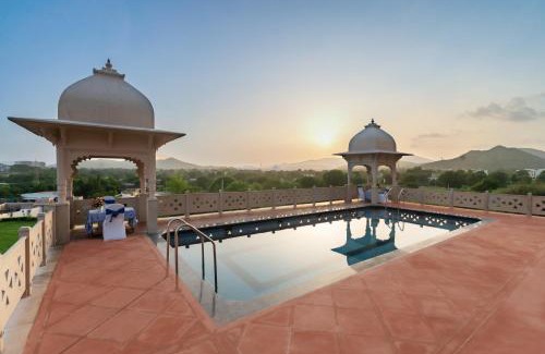 Udaipur District Resort | Traavista Aravali Mahal - Luxury Lake View Heritage Resort in Udaipur