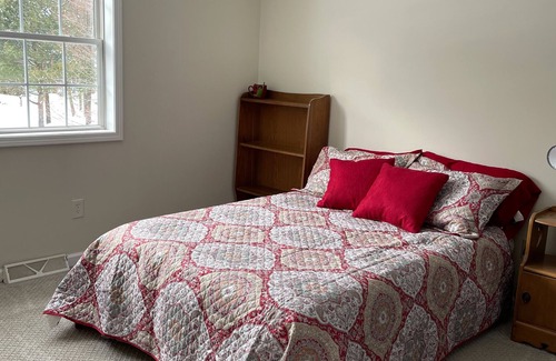 Gansevoort House | Track Retreat. Minutes to the Saratoga Race course, Saratoga Springs