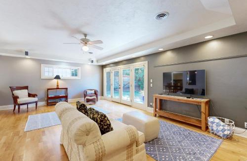 Fairmont House | Trackside Retreat