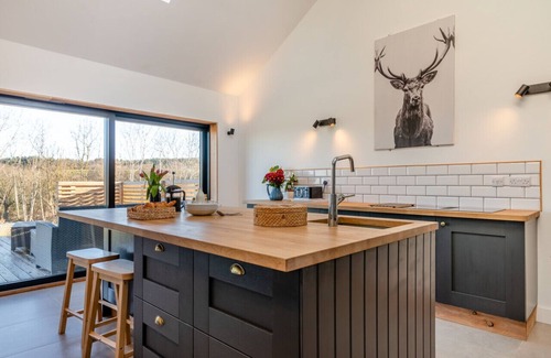 Hoylandswaine House | Tractor Store - Five Bedroom House, Sleeps 10