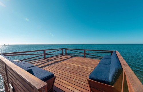 Lawson Rock House | Trade Winds - luxurious Roatan Villa near West Bay - NEW LARGE POOL