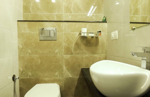 Adyar Hotel | Traders Hotel