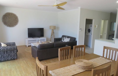 South West Rocks Apartment | TRADEWINDS 3 - HORSESHOE BAY VIEWS