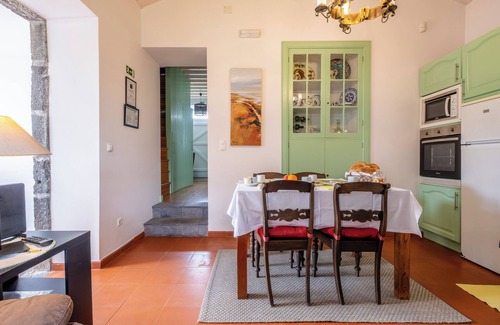 Nordestinho Cottage | TRADICAMPO-CASA DO TANQUE-RURAL, NICE GARDEN,SHARED POOL-NEW LISTING