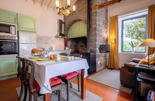 Nordestinho Cottage | TRADICAMPO-CASA DO TANQUE-RURAL, NICE GARDEN,SHARED POOL-NEW LISTING