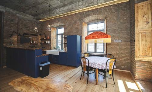 Sololaki Apartment | Traditional 2BR Sololaki Apt - By Wehost