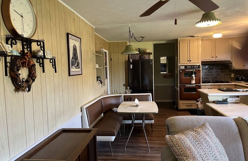 Beaumont House | Traditional 3-bedroom home with modern amenities