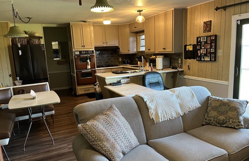 Beaumont House | Traditional 3-bedroom home with modern amenities