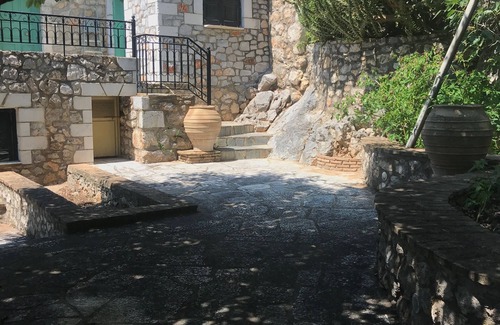 Diasella Cottage | Traditional and cozy with a great view