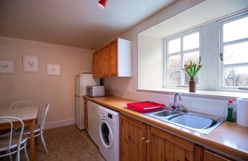 Kemnay House | Traditional and Homely 2BD Cottage in Kemnay