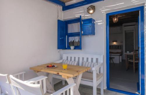 Tripiti House | Traditional and Sailor's Sirma Klima