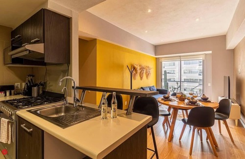 Ampliacion Granada Apartment | Traditional Apartment Vive Grand by Kukun