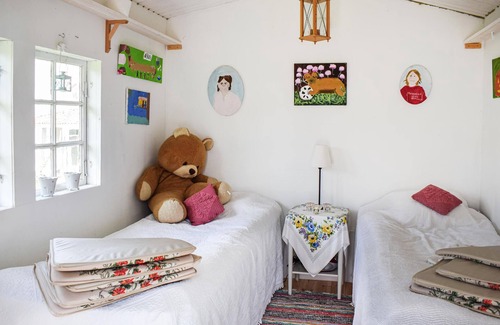 Ankarsrum House | Traditional cottage directly on the water