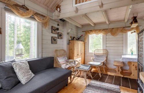 Uurainen Ski Chalet | Traditional cottage with hot tub