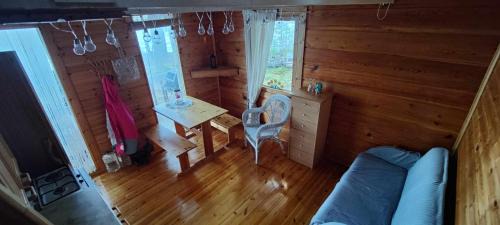 Polvijarvi Ski Chalet | Traditional Finnish lakeside off-grid cabin