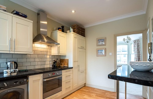 Fulham Apartment | Traditional Fulham Home close to the River Thames by UnderTheDoormat