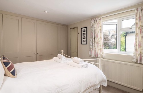 Fulham Apartment | Traditional Fulham Home close to the River Thames by UnderTheDoormat