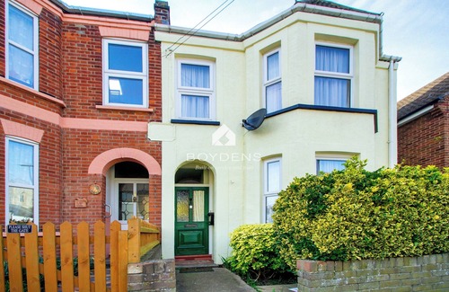 Walton on the Naze House | Traditional seaside getaway, located in Church Road, Walton on the Naze