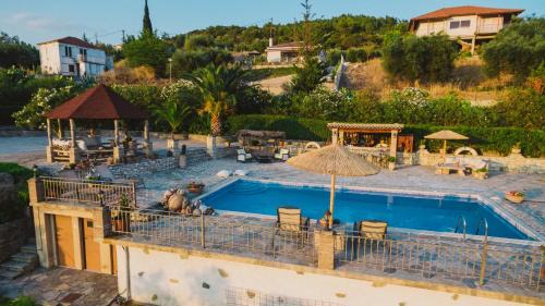 Gefira Mpania Apartment | Traditional house Alexis Coco with pool and fire place