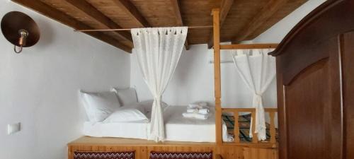 Zia Villa | Traditional house in Asfendiou