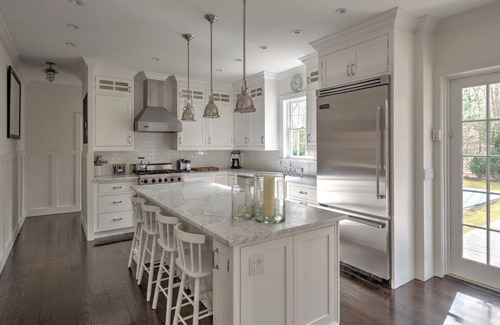 Sagaponack House | Traditional house, open floor and spacious living, formal dining room,.