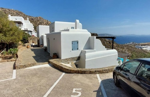 Houlakia House | Traditional house with shared pool