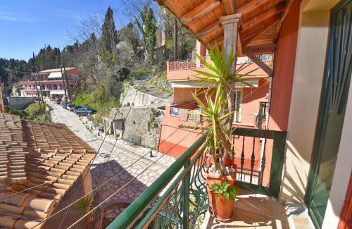 Chlomos Apartment | Traditional House with Amazing View