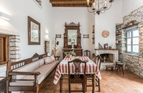 Aperathos House | Traditional Inn Pirethron