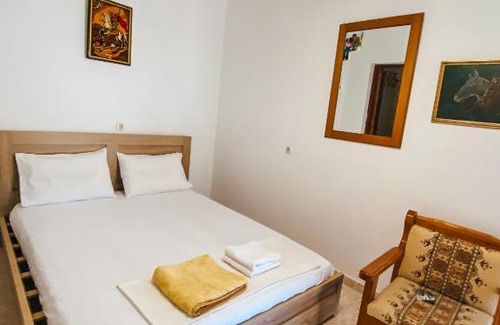 Menetai Villa | Traditional Karpathian Francis House