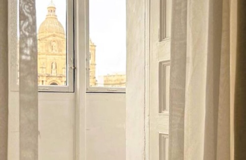 Siggiewi House | Traditional Room with Private Maltese Balcony