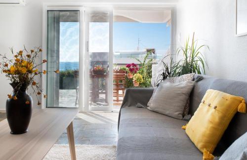 Saronida Apartment | Traditional Seaview Maisonette